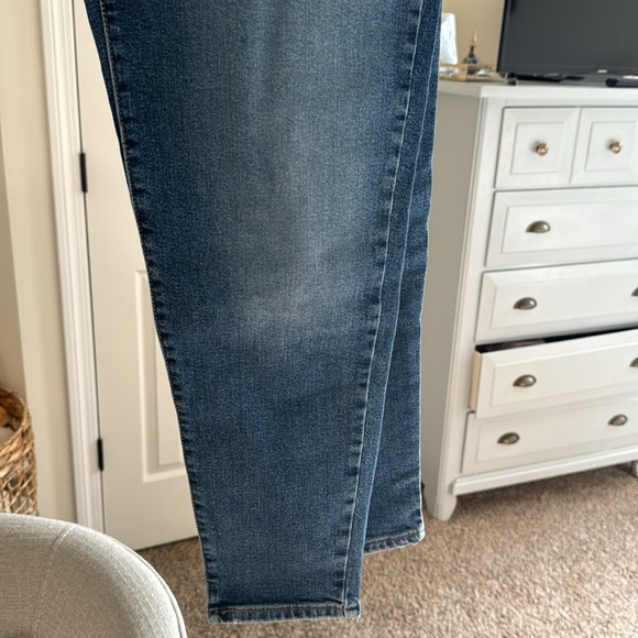 Levi Denim - Picture 5 of 8